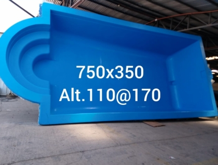 PISCINA TIPO ROMANA 7.50 X 3.50 X 1.1 A 1.70 MTS.